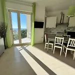 Finestra Sul Mare 아파트 몬팔코네
