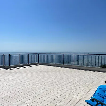 Finestra Sul Mare Apartment *